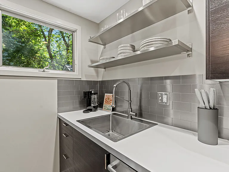 16 Park St #A — Photo 20