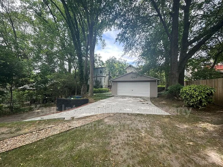 639 Somerset Ter NE — Photo 29