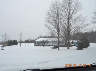 474 Moss Rd, Beulah, MI 49617