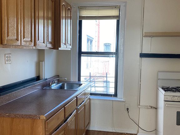 4th image of 2217 19th St APT 41