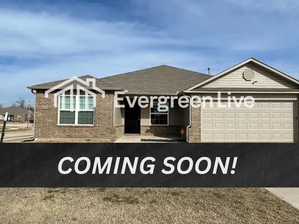 1016 N Scouts Court Way, Mustang, OK 73064