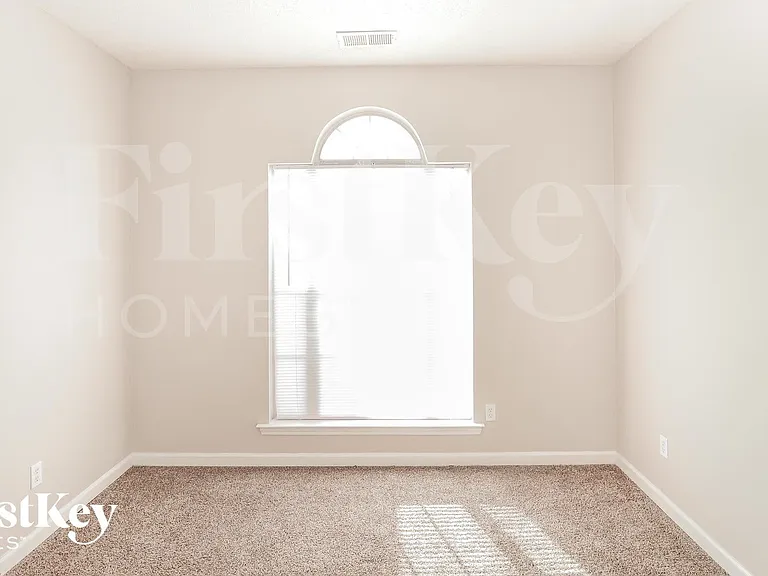 4566 Tulip Bend Dr — Photo 13