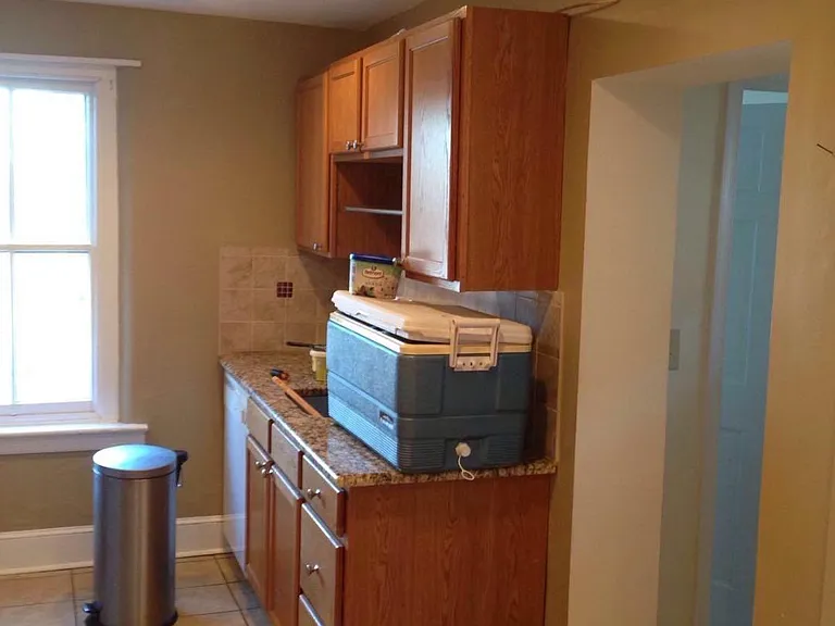 230 W Ashland St — Photo 5