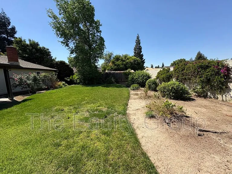 4230 W Grove Ct — Photo 32