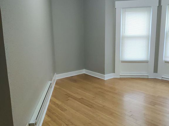 4th image of 312 S Washington St #7