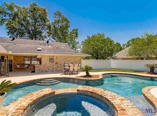9018 Round Oak Dr, Baton Rouge, LA 70817