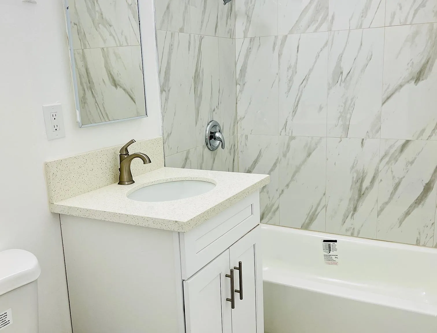 625 N Moore Ave — Photo 3