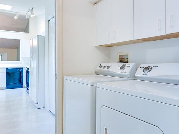 5th image of 1705 Parkside Pl #1705