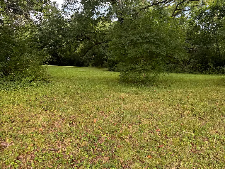 2911 Brooks Ave — Photo 4