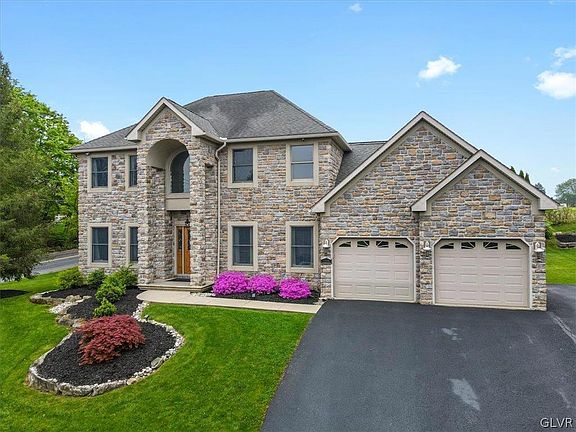 3rd image of 1245 Chipmunk Ln