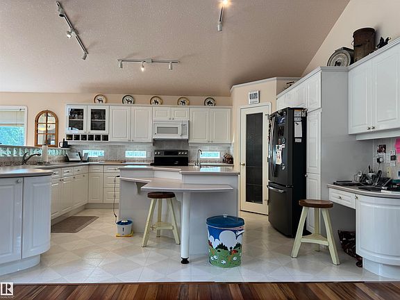 3rd image of 21366 Township Rd #530