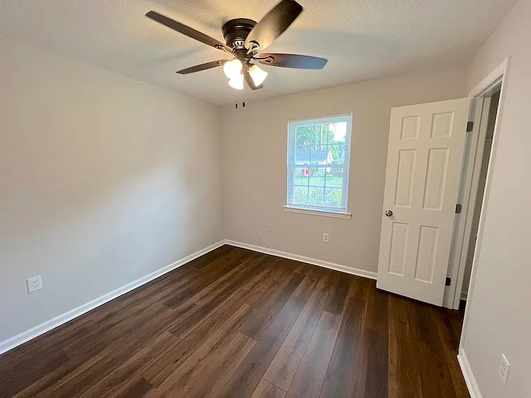 123 Davidson Ave — Photo 9