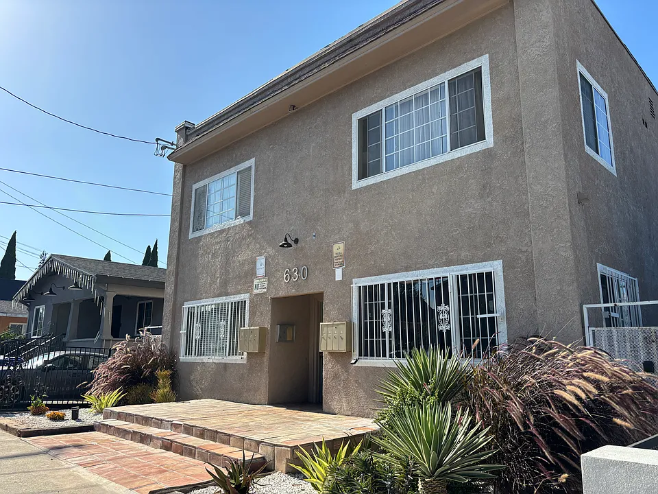630 W Sepulveda St #1