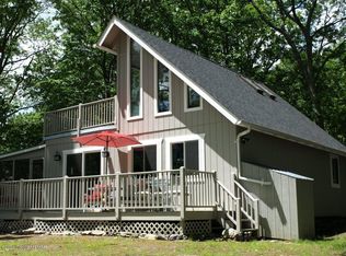 169 Dover Dr, Bushkill, PA 18324