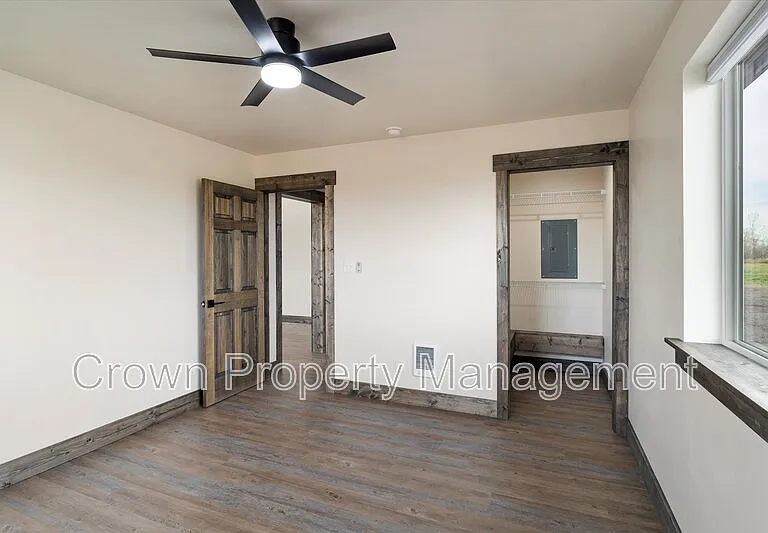 2401 Lower Valley Rd #B — Photo 17