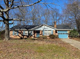 4 Oak Glen Dr, Greenville, SC 29607