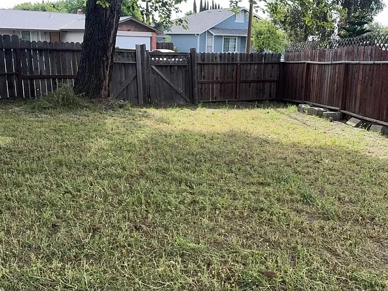 341 E Alaska Ave — Photo 17