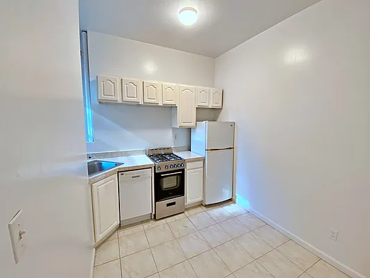 Rented by Douglas Elliman | media 7