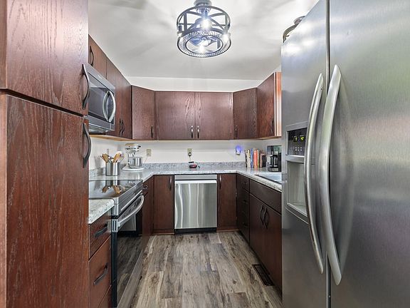 4th image of 10141 Carousel Ct