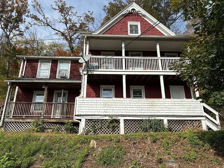 13 Maple Ave — Photo 2