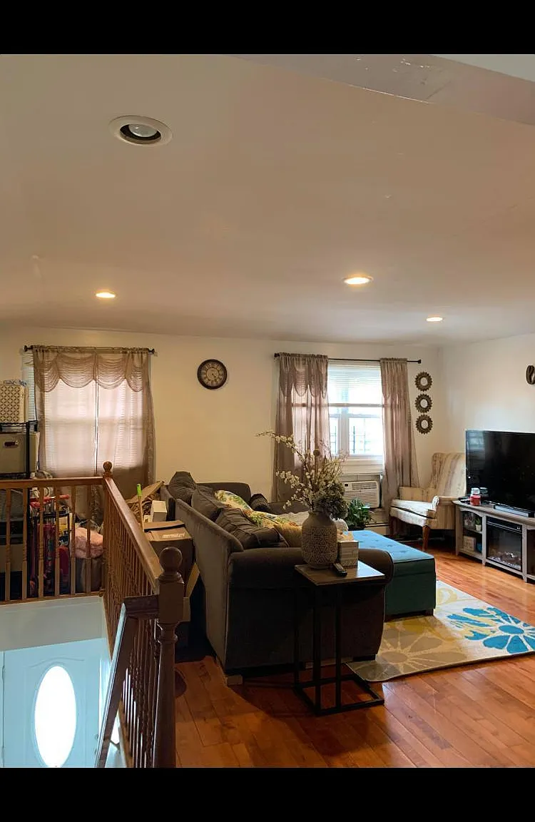 2 bed, 800 sqft, $2,600 — Photo 2
