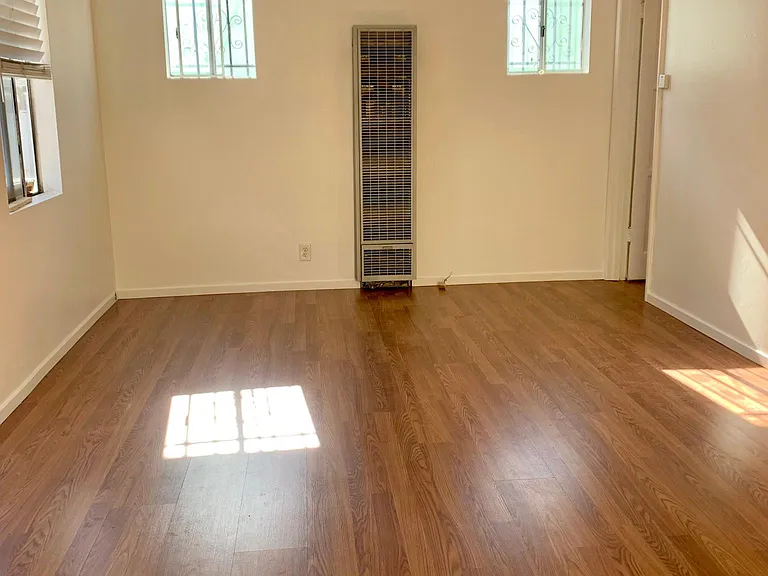1209 E Doidge Ct — Photo 4