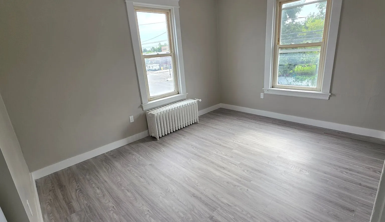 4 King Ave — Photo 3