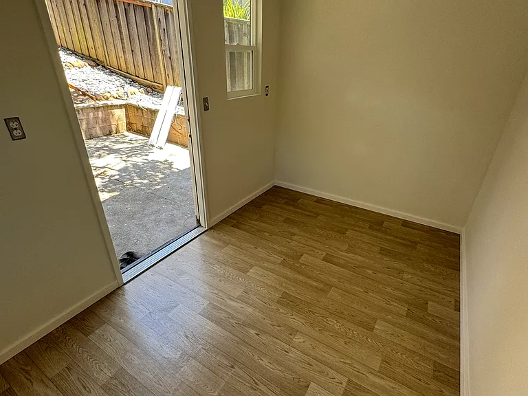 1912 Oak Knoll Dr — Photo 23