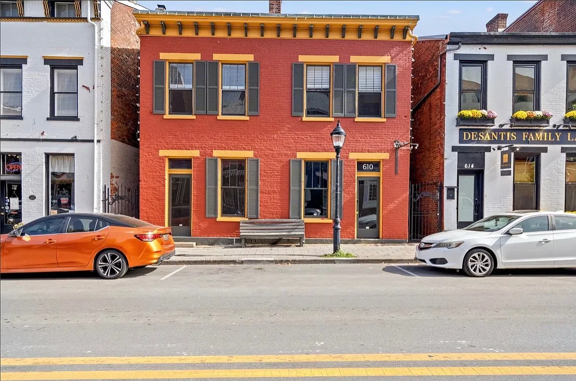 610 Main St - unit 2 — Photo 1