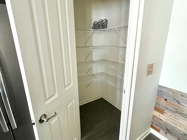 3175 Rossmore Cir — Photo 19