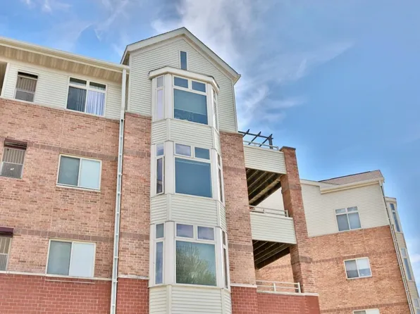 301 Harbour Town Dr APT 322, Madison, WI 53717