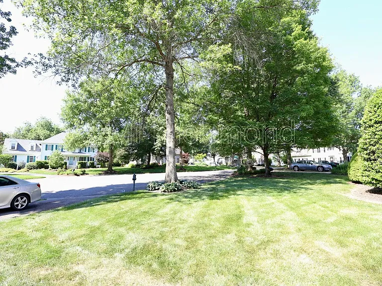 6004 Manor Park Ter — Photo 5