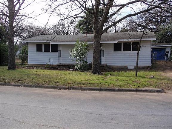 2nd image of 3912 Panama Dr