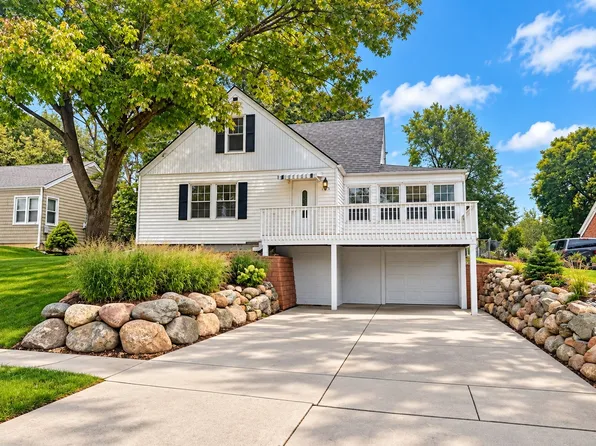 525 16th St, West Des Moines, IA 50265