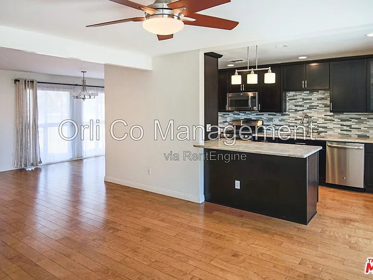 10056 Mason Ave — Photo 3