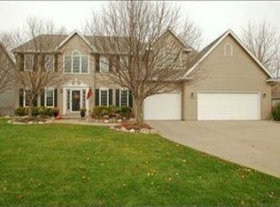 14991 Woodcrest Dr, Clive, IA 50325