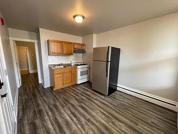 2nd image of 1313 W Allegheny Ave #1F