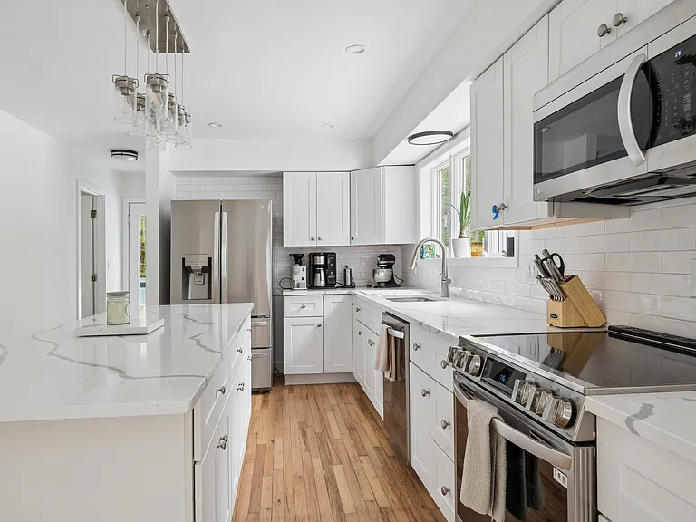 43 Montauk Ave — Photo 13