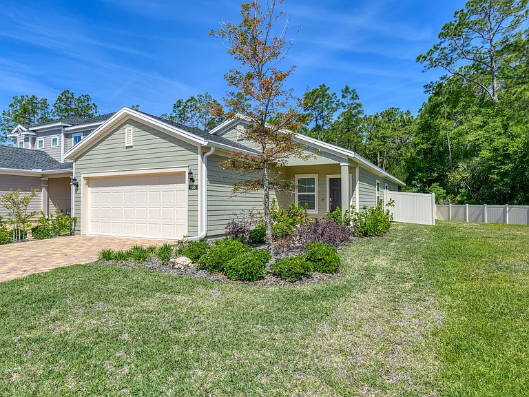 986 Arcadian Lakes Blvd — Photo 1