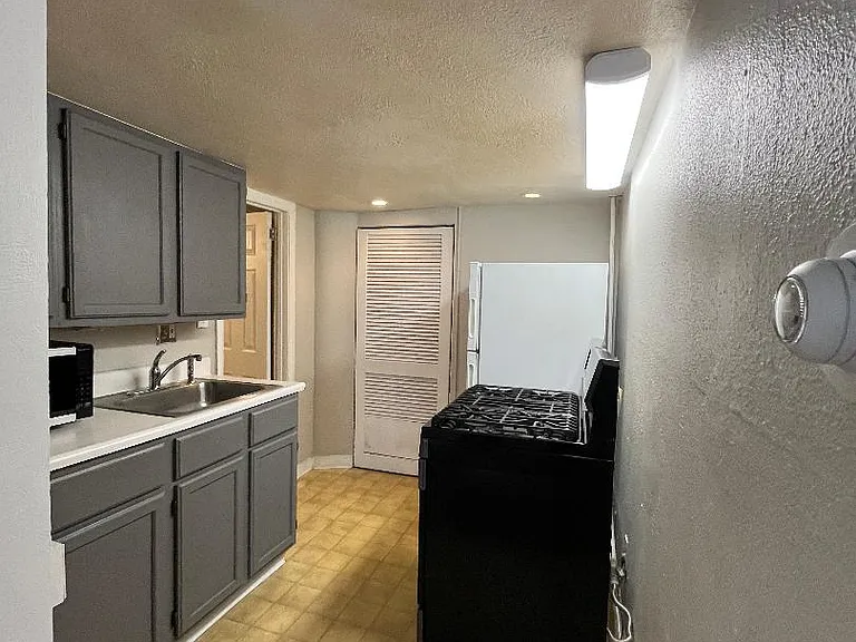 Francesca Apartments — Photo 33