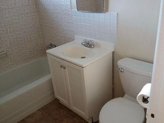 5th image of 630 W Flora St #64h9aqtnf