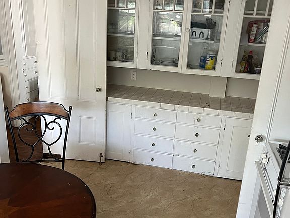 4th image of 936 Main St #3