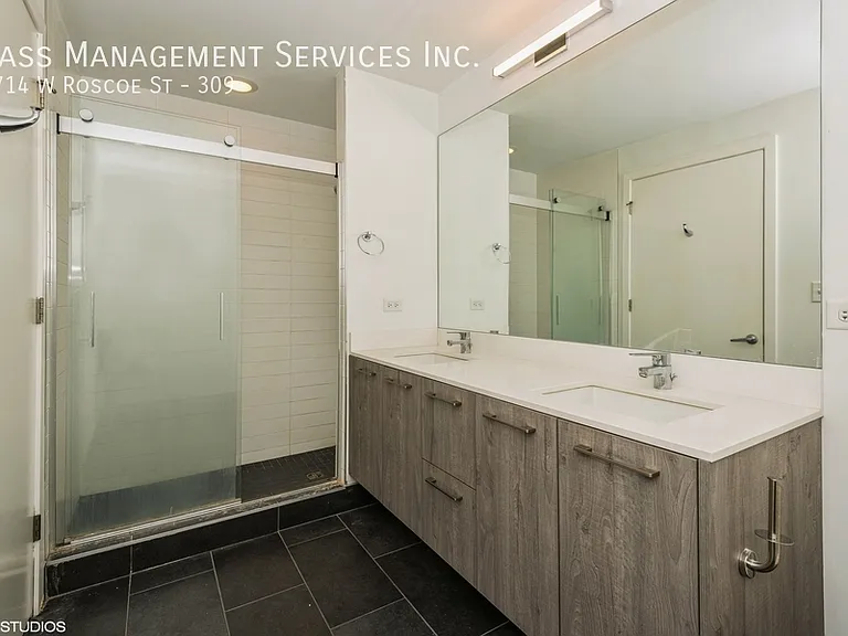 Centrum Lakeview — Photo 34
