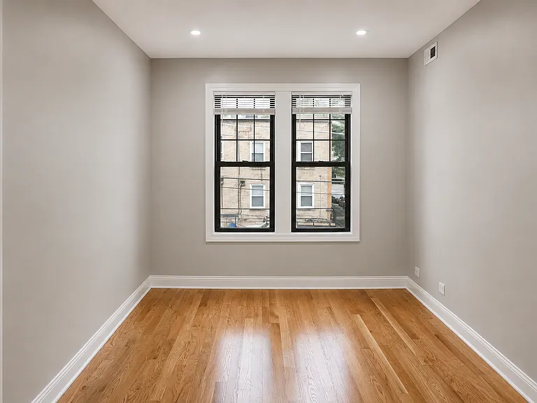 3053 N Leclaire Ave #2S — Photo 10