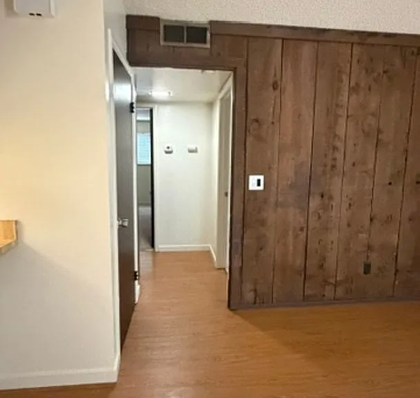 10918-10920 Scotsman Way — Photo 14