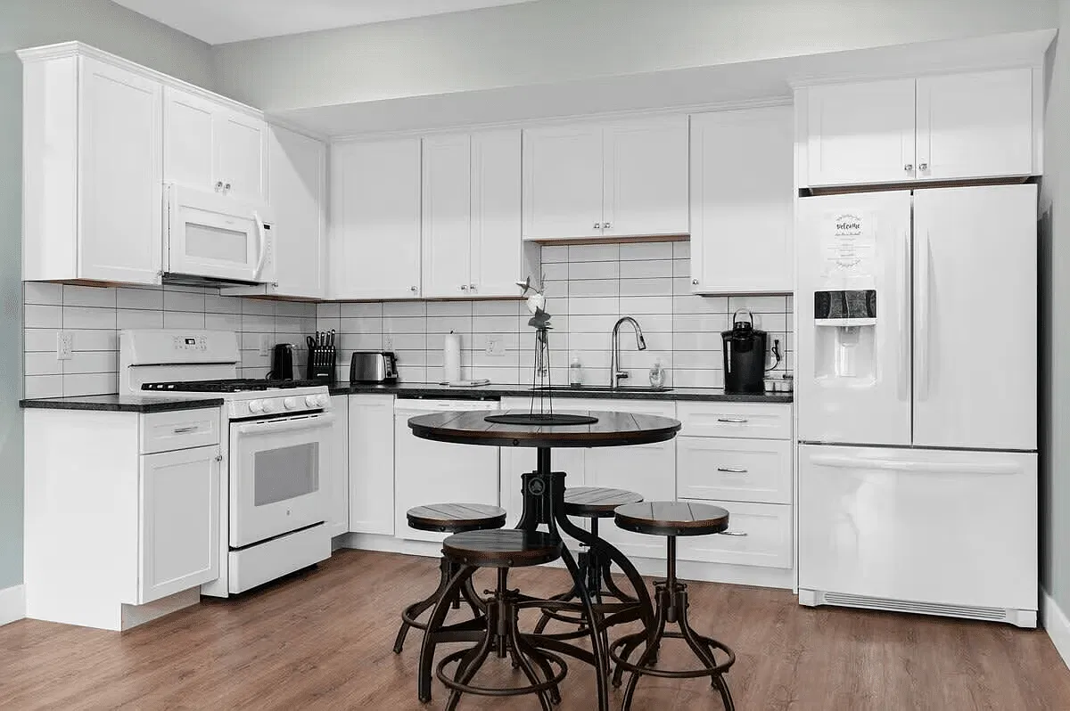 2 bed, 750 sqft, $1,800 — Photo 3