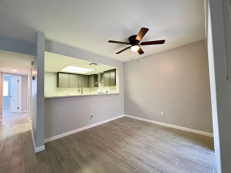 1025 N Tippecanoe Ave #M133 — Photo 6