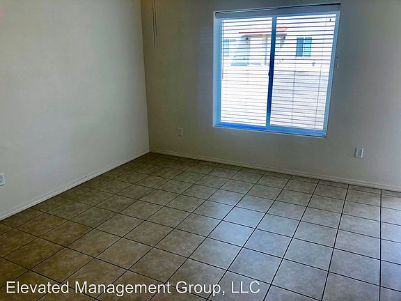 4th image of 206 San Clemente Ave NW APT 4