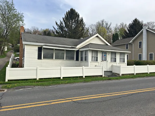 401 S Moshannon Ave, Snow Shoe, PA 16874