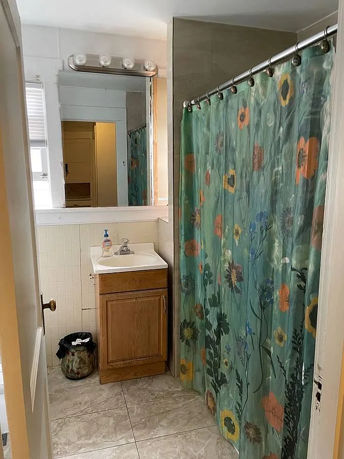 8 bed, 2000 sqft, $650 — Photo 4